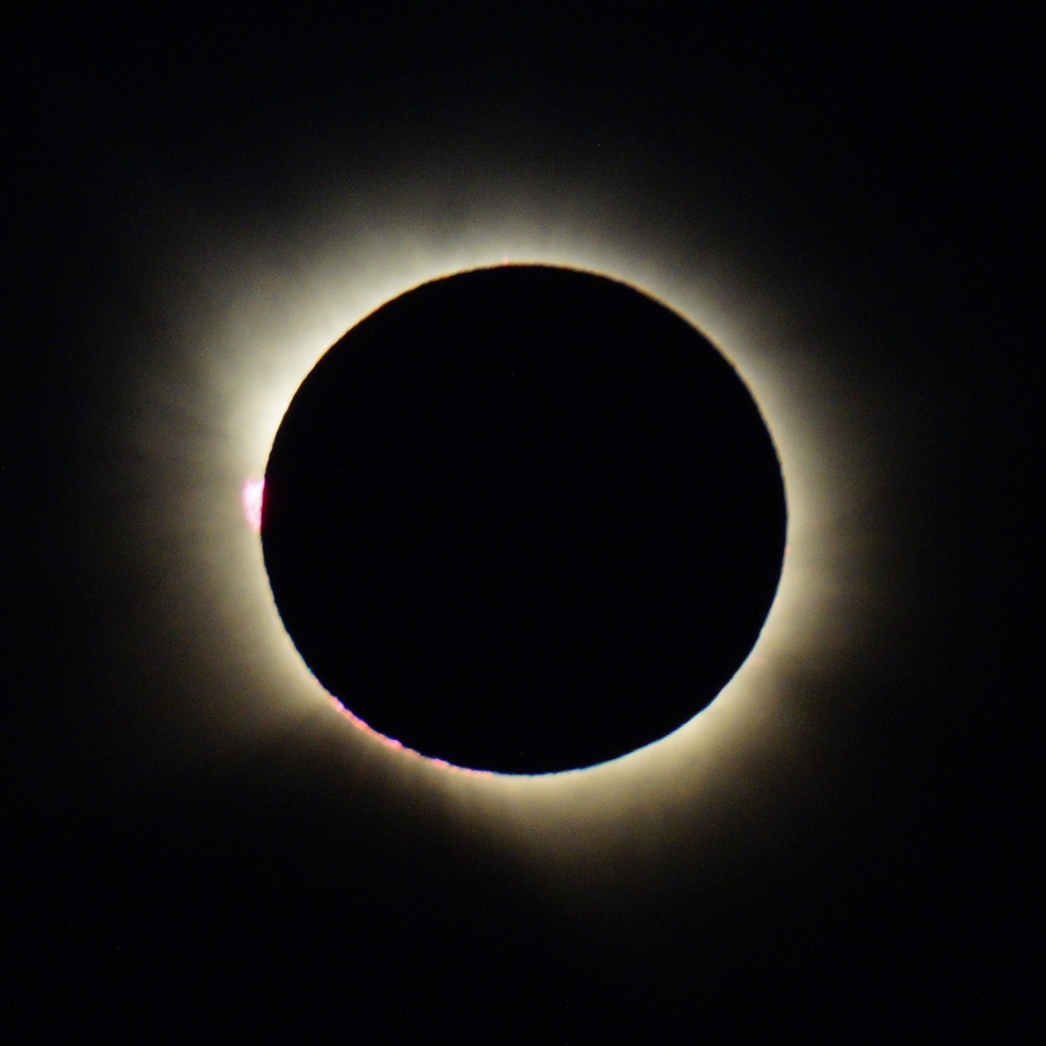 Slnečná koróna 12.8.2026
